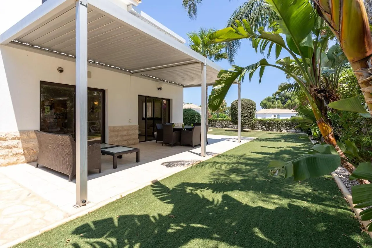 Lime 3-Bedroom Villa In פרוטאראס 0*,  קפריסין
